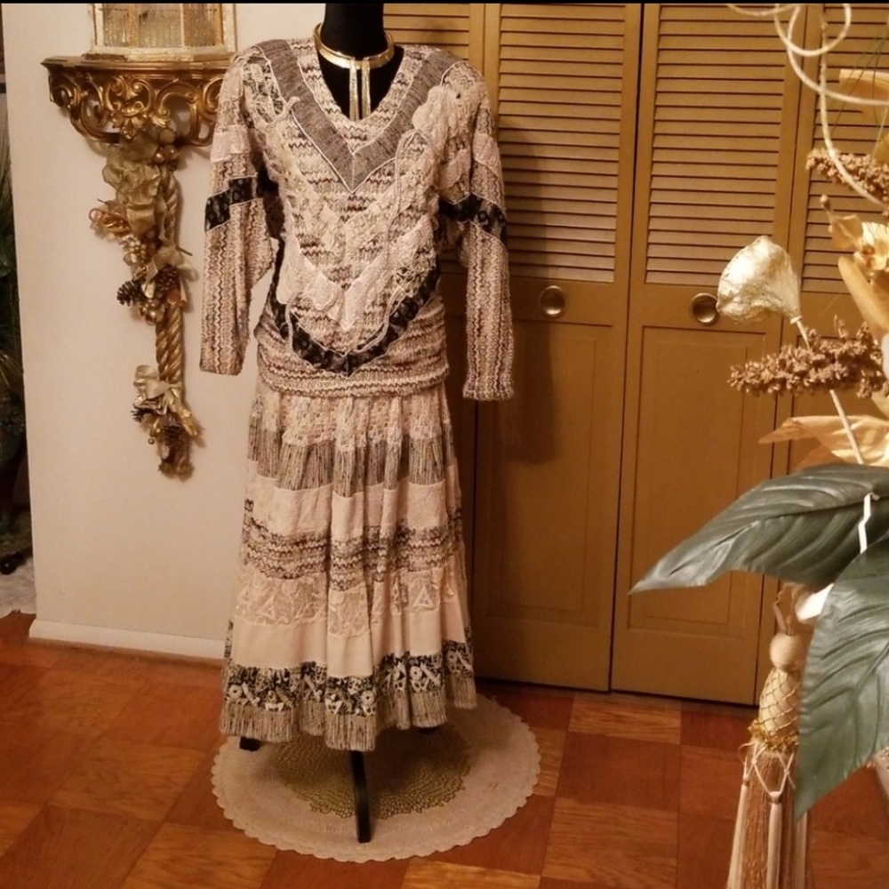 💥Please Share💥Designer Vintage Clothing - Picture 2 of 5